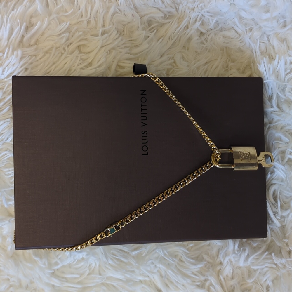 AUTHENTIC LOUIS VUITTON LOCK & KEY      🔥please read description for details🔥